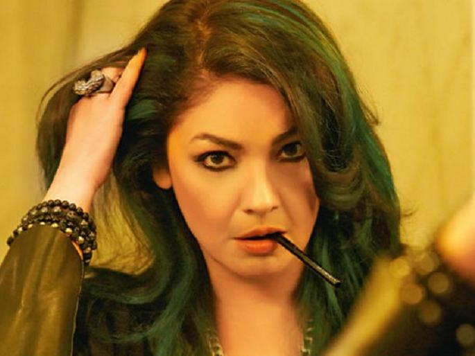 Bhadkali Pooja Bhatt as 'Alcoholic' Troler took class !! | ‘अल्कोहोलिक’ म्हणताच भडकली पूजा भट्ट! ट्रोलरचा घेतला क्लास!! Bhadkali Pooja Bhatt as 'Alcoholic' Troler took class !! | ‘अल्कोहोलिक’ म्हणताच भडकली पूजा भट्ट! ट्रोलरचा घेतला क्लास!!