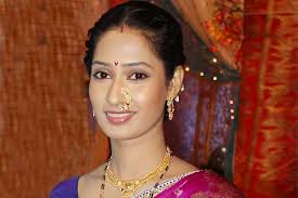 Priya Marathe got ready for Ganpati | प्रिया मराठे लागली गणपतीच्या तयारीला