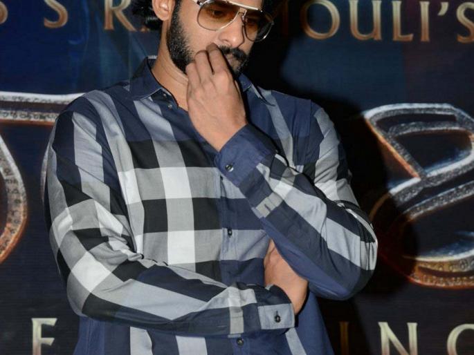 Rajamouli disclosed, 'Top Secret' of Prabhas! | राजमौली यांनी उघड केले, प्रभासचे ‘टॉप सीक्रेट’ !! Rajamouli disclosed, 'Top Secret' of Prabhas! | राजमौली यांनी उघड केले, प्रभासचे ‘टॉप सीक्रेट’ !!