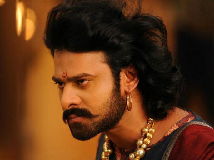 Now look like Amrendra Bahubali; Look, the first photo of Prabhas from USA! | आता असा दिसतोय अमरेन्द्र बाहुबली; पाहा,अमेरिकेहून परतलेल्या प्रभासचा पहिला फोटो! Now look like Amrendra Bahubali; Look, the first photo of Prabhas from USA! | आता असा दिसतोय अमरेन्द्र बाहुबली; पाहा,अमेरिकेहून परतलेल्या प्रभासचा पहिला फोटो!