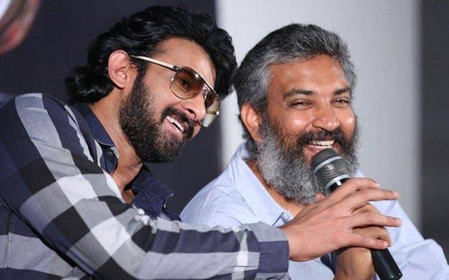 Watch Video: Have you seen the role of Rajamouli in 'Bahubali'? | Watch Video : ‘बाहुबली’मध्ये दिग्दर्शक राजामौली यांची भूमिका तुम्ही बघितली काय?