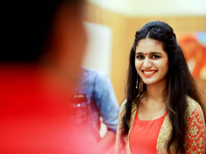 Real Life Teddy gets Priya Prakash Warrior; Hugged hug! | प्रिया प्रकाश वारियरला मिळाला रिअल लाइफ टेडी; कडाडून मारली मिठी!