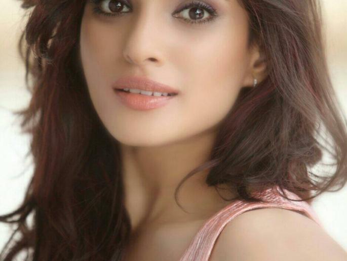 Priya Batte has done poetry | प्रिया बाटपने केले कवितावाचन