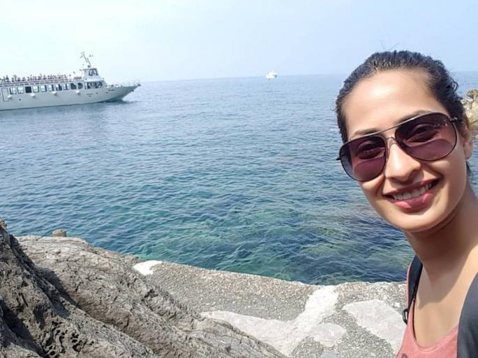Priya Marathe is excelling the whakshan in Italy | इटलीमध्ये व्हॅकेशन एन्जॉय करतेय प्रिया मराठे Priya Marathe is excelling the whakshan in Italy | इटलीमध्ये व्हॅकेशन एन्जॉय करतेय प्रिया मराठे