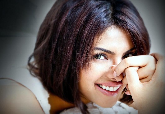 Priyanka is in love with a girl !! | OMG!! प्रियंका एका मुलीच्या प्रेमात !! Priyanka is in love with a girl !! | OMG!! प्रियंका एका मुलीच्या प्रेमात !!