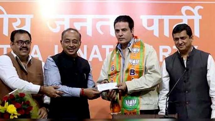 'Aashiqui' fame Rahul Khote enters BJP; Rahul Gandhi's Competitor! | ‘आशिकी’ फेम राहुल रॉयचा भाजपात प्रवेश; ट्विटरवर म्हटले, ‘राहुल गांधींचा कॉम्पिटीटर!