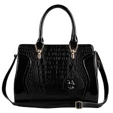 Poultry from the chicken legs | कोंबडीच्या पायापासून पर्स Poultry from the chicken legs | कोंबडीच्या पायापासून पर्स