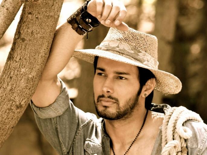 Rajnish Duggal would like to work in a sports based biopic | ‘स्पोर्ट्स आधारित बायोपिकमध्ये काम करायला आवडेल’- रजनीश दुग्गल