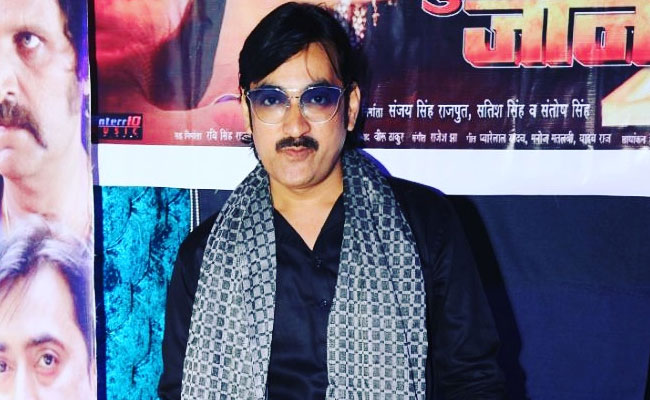 Six lakhs of mobile and twenty lakh pistols are used for 'Gadar-2' actors! | सहा लाखांचा मोबाइल अन् वीस लाखांची पिस्तूल वापरतो ‘गदर-२’चा हा अभिनेता! Six lakhs of mobile and twenty lakh pistols are used for 'Gadar-2' actors! | सहा लाखांचा मोबाइल अन् वीस लाखांची पिस्तूल वापरतो ‘गदर-२’चा हा अभिनेता!