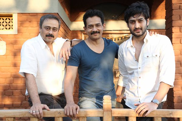 Amitrien debut from 'Rajwade and Sons' | ‘राजवाडे अ‍ॅँड सन्स’ मधून अमित्रियानच चित्रनगरीत पदार्पण
