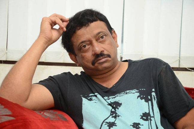 Twitwat Bhawla; Ramgopal Verma filed another one | टिवटिवाट भोवला; रामगोपाल वर्मावर आणखी एक गुन्हा दाखल Twitwat Bhawla; Ramgopal Verma filed another one | टिवटिवाट भोवला; रामगोपाल वर्मावर आणखी एक गुन्हा दाखल