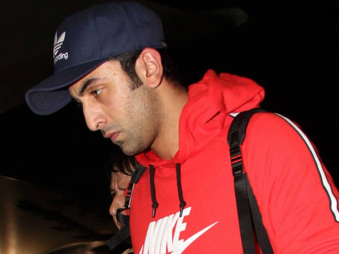 Ranbir's shoulder 'A heart ...' load! | रणबीरच्या खांद्यावर ‘ए दिल...’चा भार! Ranbir's shoulder 'A heart ...' load! | रणबीरच्या खांद्यावर ‘ए दिल...’चा भार!