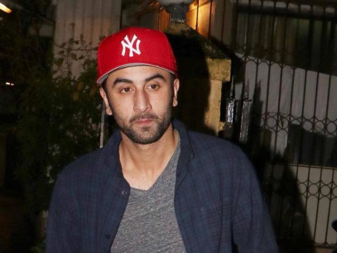 Ranbir Kapoor to change the look of Sanjay Dutt biopic! | ​संजय दत्तच्या बायोपिकसाठी अशी रूपं बदलणार रणबीर कपूर!