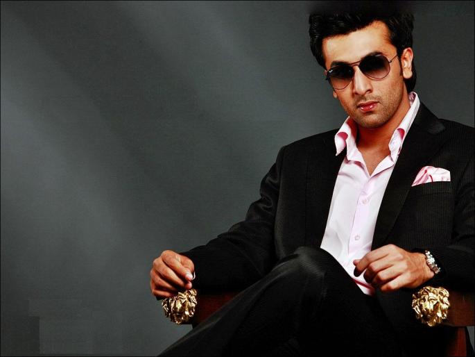 Ranbir hit 'Chaukoye Chouke'! | रणबीरने मारला ‘मौके पे चौका’! Ranbir hit 'Chaukoye Chouke'! | रणबीरने मारला ‘मौके पे चौका’!