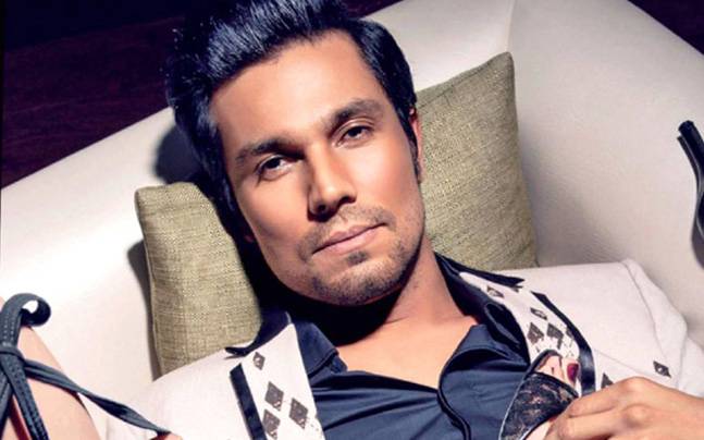 Randeep Hooda was unconscious on the set | रणदीप हुडा सेटवर झाला बेशुद्ध Randeep Hooda was unconscious on the set | रणदीप हुडा सेटवर झाला बेशुद्ध