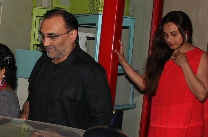 Surprise! Rani Mukherjee and Aditya Chopra for the first time seen together | आश्चर्य! राणी मुखर्जी आणि आदित्य चोपडा पहिल्यांदाच दिसले एकत्र Surprise! Rani Mukherjee and Aditya Chopra for the first time seen together | आश्चर्य! राणी मुखर्जी आणि आदित्य चोपडा पहिल्यांदाच दिसले एकत्र