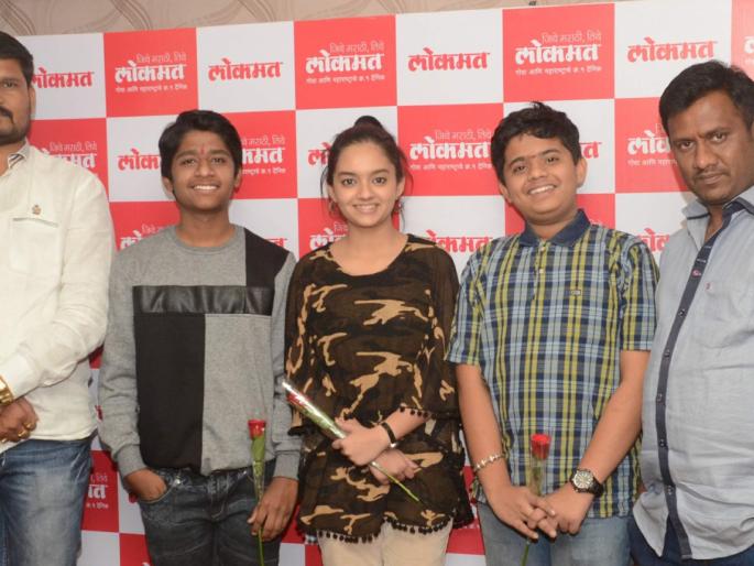 Ranchi gifted the team to the Lokmat Office | रांजण चित्रपटाच्या टीमने दिली लोकमत आॅफीसला भेट