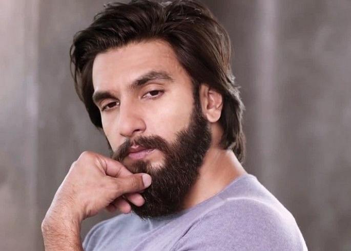 Ranbir Kapoor, Ranveer Singh landed on the ground! Mahira Khan has done such a rescue! | रणबीर कपूर नाही तर रणवीर सिंग उतरला मैदानात! माहिरा खानचा असा केला बचाव!!