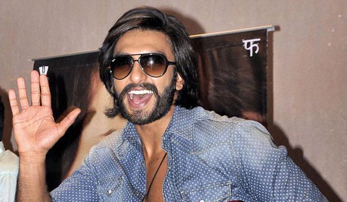 'DDLJ' Climax by Ranveer Singh | रणवीर सिंगचा अफलातून ‘डीडीएलजे’ क्लायमेक्स 'DDLJ' Climax by Ranveer Singh | रणवीर सिंगचा अफलातून ‘डीडीएलजे’ क्लायमेक्स