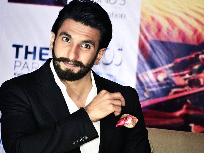 Ranveer Singh became a 'policeman of a day' | रणवीर सिंग बनला ‘एक दिन का पोलिसावाला’ Ranveer Singh became a 'policeman of a day' | रणवीर सिंग बनला ‘एक दिन का पोलिसावाला’