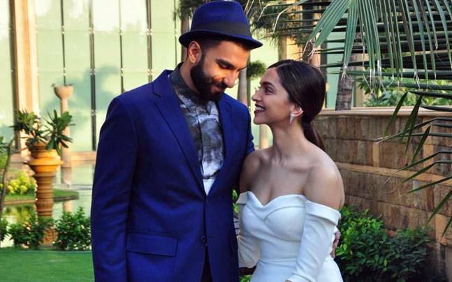 Ranveer-Deepika on the breakup? | रणवीर-दीपिका ब्रेकअपच्या मार्गावर? Ranveer-Deepika on the breakup? | रणवीर-दीपिका ब्रेकअपच्या मार्गावर?