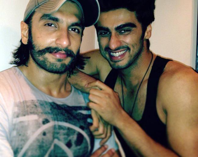 Ranveer-Arjun to make 'Friendly 2'? | रणवीर-अर्जुनला करायचाय ‘दोस्ताना 2’? Ranveer-Arjun to make 'Friendly 2'? | रणवीर-अर्जुनला करायचाय ‘दोस्ताना 2’?