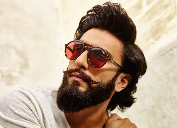Before the film was shot, Ranveer Singh would be honored with the 1983 Cricket World Cup | चित्रपटाची शूटिंग सुरु करण्यापूर्वी रणवीर सिंग घेणार १९८३च्या क्रिकेट विश्वविजेत्या संघाची भेट Before the film was shot, Ranveer Singh would be honored with the 1983 Cricket World Cup | चित्रपटाची शूटिंग सुरु करण्यापूर्वी रणवीर सिंग घेणार १९८३च्या क्रिकेट विश्वविजेत्या संघाची भेट