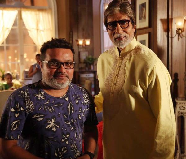 Ravi Jadhav gave Big B's greetings | रवी जाधव यांनी दिल्या बिग बींना शुभेच्छा