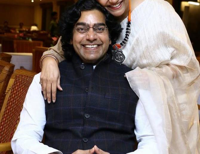 Before marrying Ashutosh Rana, Renuka Shahane had married | ​आशुतोष राणासोबत लग्न करण्याआधी रेणुका शहाणेचे झाले होते लग्न