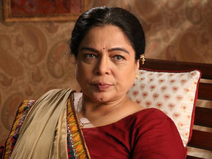 Accidents on the set of naming ... Read the Rima applicable briefly | ​नामकरणच्या सेटवर अपघात... रिमा लागू थोडक्यात वाचल्या