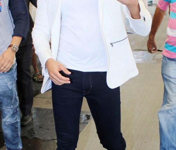 Riteish to speak Marathi? | ​का घाबरतो रितेश मराठी बोलायला?