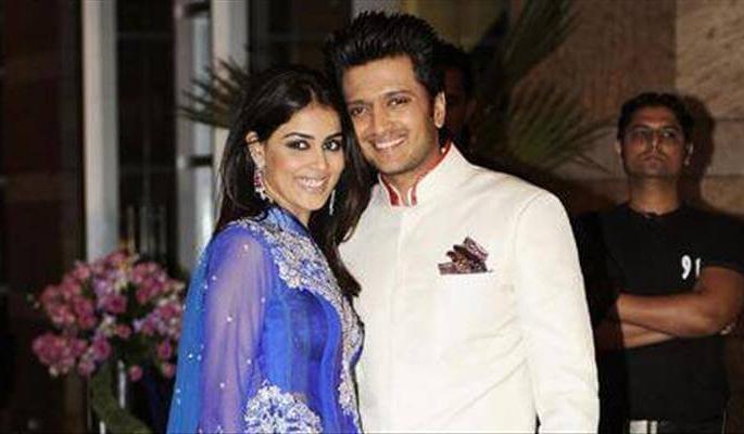 Genelia second pregnant? | जेनेलिया दुसर्यांदा गरोदर? Genelia second pregnant? | जेनेलिया दुसर्यांदा गरोदर?