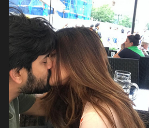 How did Riya Sen appear with Navaratya Shivam abroad? | परदेशात नवऱ्या शिवमसोबत किस करताना दिसली रिया सेन How did Riya Sen appear with Navaratya Shivam abroad? | परदेशात नवऱ्या शिवमसोबत किस करताना दिसली रिया सेन