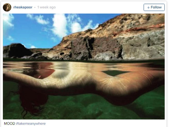 Anil Kapoor's daughter Riya Kapoor shared her own nude photo | अनिल कपूरची मुलगी रिया कपूरने शेअर केला स्वत:चा न्युड फोटो Anil Kapoor's daughter Riya Kapoor shared her own nude photo | अनिल कपूरची मुलगी रिया कपूरने शेअर केला स्वत:चा न्युड फोटो