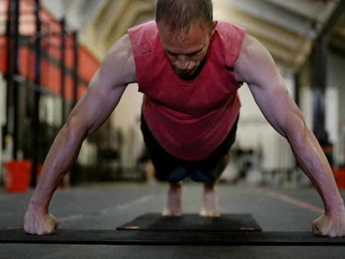 Unusual Ron Cooper of the ordinary | सामान्यातील असामान्य रॉन कूपर