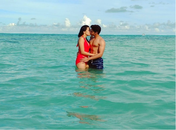 Do you see photos of Ruslan Mumtaz and his wife's vacation in Mauritius? | रुसलान मुमताज आणि त्याच्या पत्नीचे मॉरिशियसमधील व्हेकेशनचे फोटो तुम्ही पाहिलेत का? Do you see photos of Ruslan Mumtaz and his wife's vacation in Mauritius? | रुसलान मुमताज आणि त्याच्या पत्नीचे मॉरिशियसमधील व्हेकेशनचे फोटो तुम्ही पाहिलेत का?