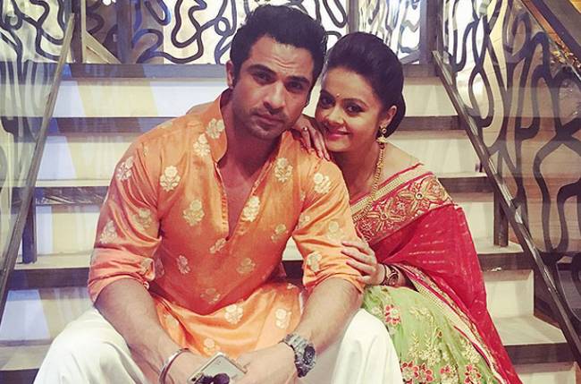Saathiya will be taking part in the series shooting in Singapore | साथ निभाना साथिया या मालिकेचे होणार सिंगापूरमध्ये चित्रीकरण