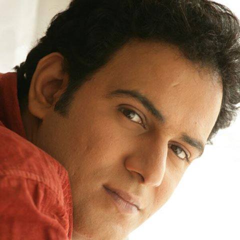 Sachin Deshpande plays a safe distance to play in the playback | ​सुरक्षित अंतर ठेवा या नाटकाद्वारे सचिन देशपांडे करणार रंगभूमीवर कमबॅक