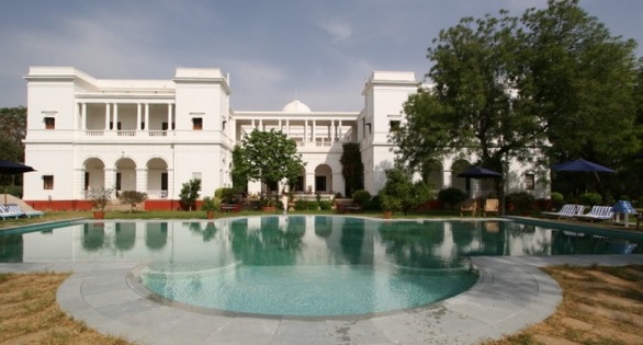 Learn how are your favorite Bollywood artists houses | जाणून घ्या कशी आहेत तुमच्या आवडत्या बॉलिवूड कलाकारांची घरे Learn how are your favorite Bollywood artists houses | जाणून घ्या कशी आहेत तुमच्या आवडत्या बॉलिवूड कलाकारांची घरे
