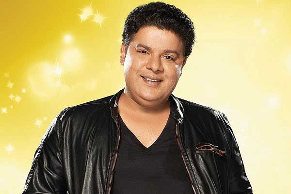 - And Sajid Khan's airplane aerodrome! | - आणि साजिद खानवर भाळली हवाईसुंदरी! - And Sajid Khan's airplane aerodrome! | - आणि साजिद खानवर भाळली हवाईसुंदरी!