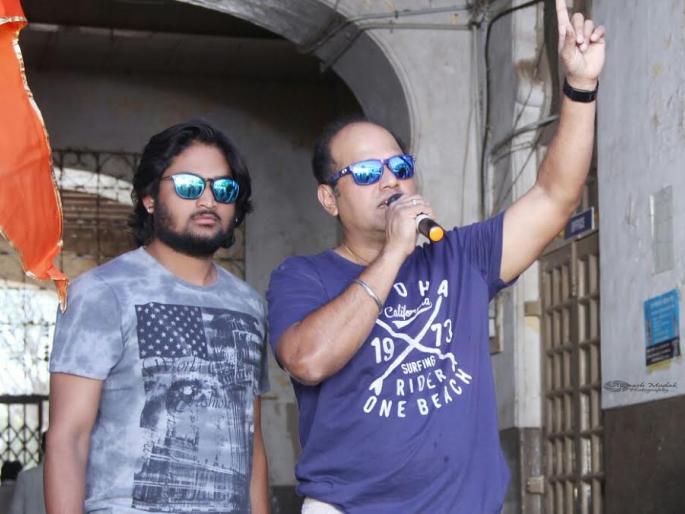 Look at this ... Sanjay Jadhav in women's avatars | हे पाहा... संजय जाधव स्त्री अवतारात Look at this ... Sanjay Jadhav in women's avatars | हे पाहा... संजय जाधव स्त्री अवतारात