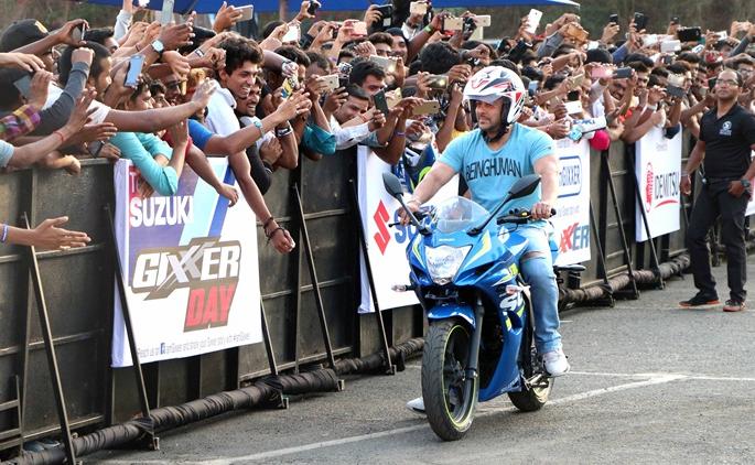 Stunts for Fans ... | ​स्टंट फॉर फॅन्स...