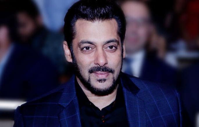Do you know this? Actor Abhishek Bachchan is the first choice for Salman Khan | तुम्हाला हे माहिती आहे का ?, लवरात्रिसाठी सलमान खानची पहिली पसंती होती ही अभिनेत्री