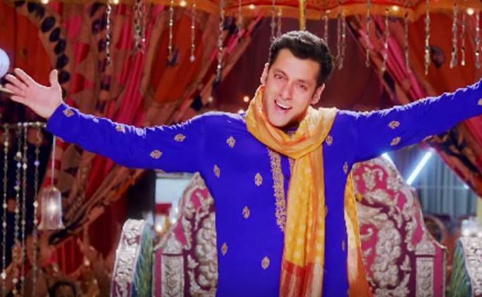 Salman absent for screening? | स्क्रिनिंगसाठी सलमान गैरहजर ? Salman absent for screening? | स्क्रिनिंगसाठी सलमान गैरहजर ?