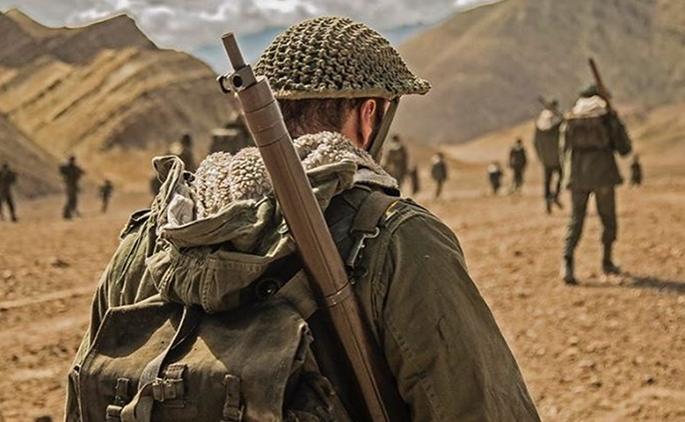 Salman's first look out for 'TubLight' | ‘ट्युबलाइट’ मधील सलमानचा पहिला लूक आउट Salman's first look out for 'TubLight' | ‘ट्युबलाइट’ मधील सलमानचा पहिला लूक आउट