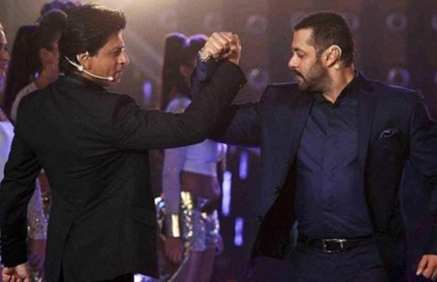Shah Rukh Khan car gift to Salman Khan | 'या' कारणामुळे शाहरुख खानने सलमान खानला दिली कार गिफ्ट Shah Rukh Khan car gift to Salman Khan | 'या' कारणामुळे शाहरुख खानने सलमान खानला दिली कार गिफ्ट