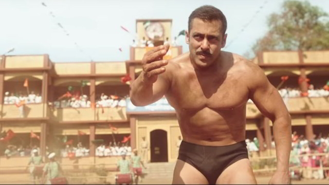 Salman does not remove shirt easily; Minute-demanding needs to be done !! | सहजपणे शर्ट काढत नाही सलमान, कराव्या लागतात मिनत्या-विनंत्या!! Salman does not remove shirt easily; Minute-demanding needs to be done !! | सहजपणे शर्ट काढत नाही सलमान, कराव्या लागतात मिनत्या-विनंत्या!!