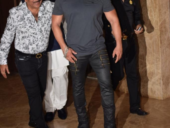 With Salman, this celebrity appears in the Diwali party | सलमानसह या सेलिब्रेटींचा दिवाळी पार्टीत दिसला असा अंदाज