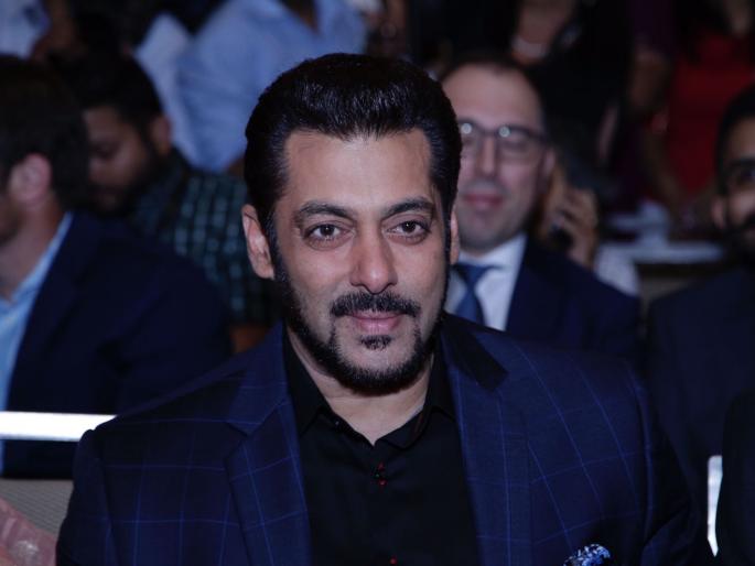 IIFA 2017: Exclusive: OMG! What happened that Salman Khan got down from the stage of IIFA ... | IIFA 2017 : Exclusive : OMG! असे काय घडले की सलमान खान आयफाच्या स्टेजवरून खाली उतरून गेला... IIFA 2017: Exclusive: OMG! What happened that Salman Khan got down from the stage of IIFA ... | IIFA 2017 : Exclusive : OMG! असे काय घडले की सलमान खान आयफाच्या स्टेजवरून खाली उतरून गेला...