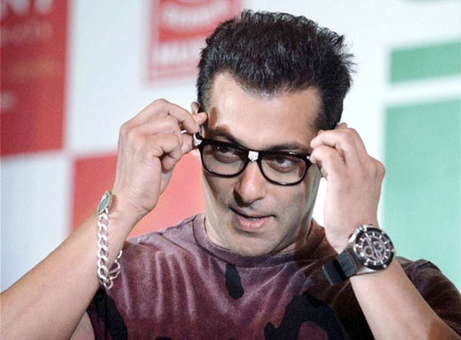 Salman's refusal to apologize for that statement! | ‘त्या’ विधानासाठी माफी मागण्यास सलमानचा नकार! Salman's refusal to apologize for that statement! | ‘त्या’ विधानासाठी माफी मागण्यास सलमानचा नकार!